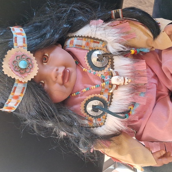 Female Native doll - Picture 2 of 5